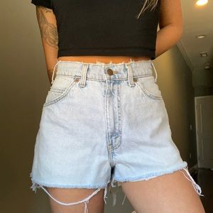 Vintage Levi’s shorts - size 28/29